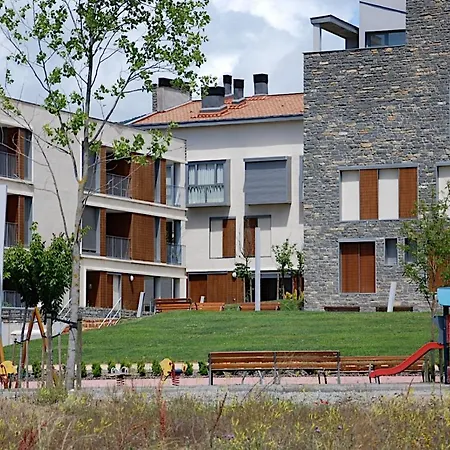 Pre-pyrenees: Privileged Site For Hiking, Excursions And Skiing. Apartamento Sabiñánigo