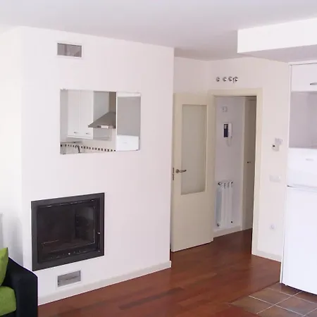 Pre-pyrenees: Privileged Site For Hiking, Excursions And Skiing. Apartamento Sabiñánigo